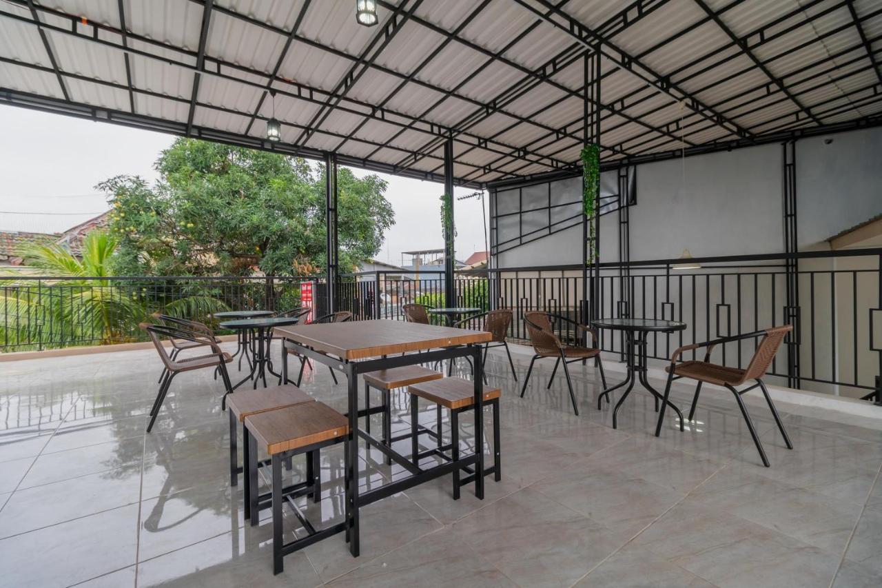 Reddoorz Syariah Near Summarecon Mall Bekasi Kültér fotó